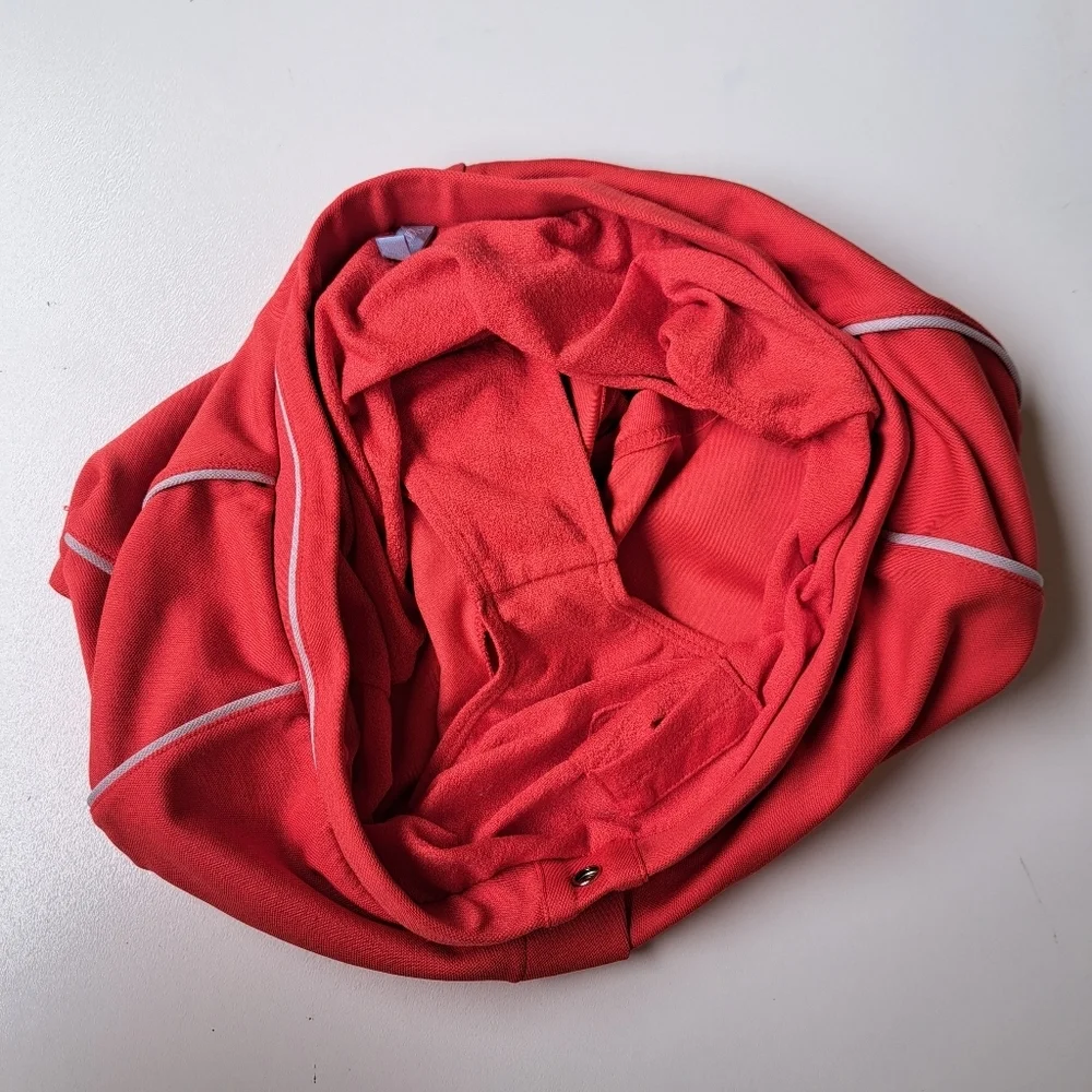 Etoníc sports shorts for women red‎ sizes M passion red